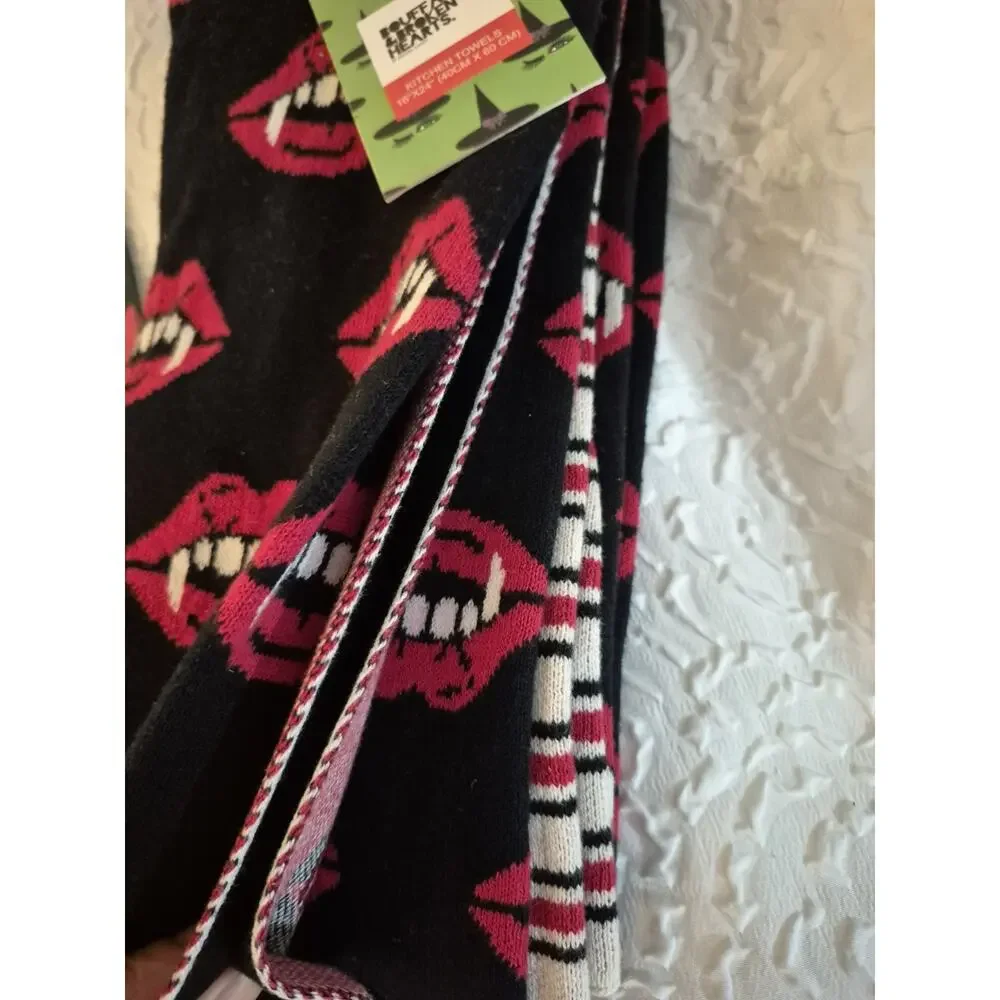 💥 Midnight Magic Placemats & Towels 8 13”x19” Vampire Black Red Teeth Lips A6